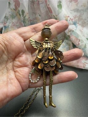 Vintage Jacqueline Kent Sentimental  Angel Pendant Necklace #9SN